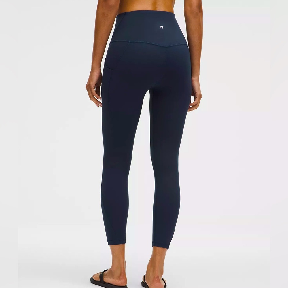 Lululemon high waist Align pant with pockets, navy, 25”, sz2, EUC